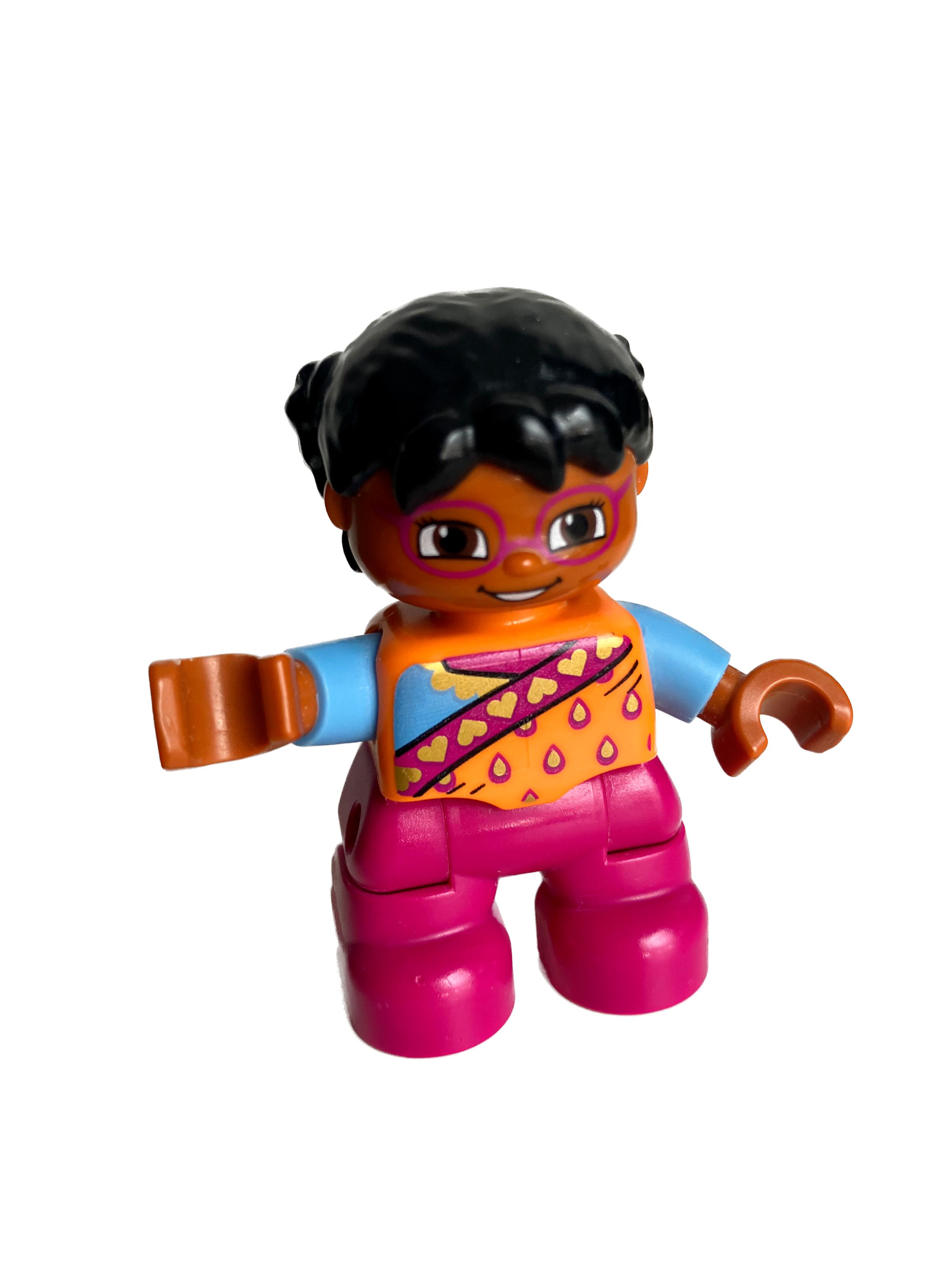 Lego® Duplo holčička s brýlemi, tmavší pleť